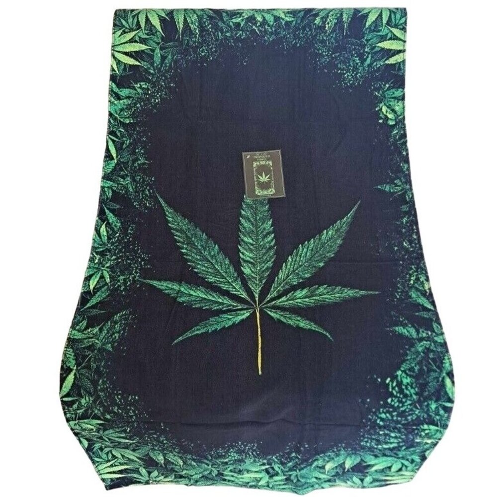 New Weed Garden Pot Leaf Bath Beach Pool Gift Towel Marijuana 30x60 Cotton NWT